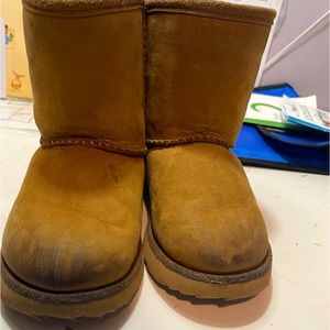 Uggs Girls Boots Size 8